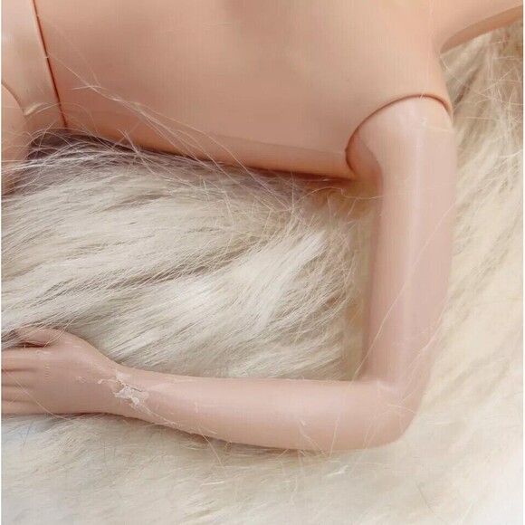 Vintage 1991 Rappin Rockin Barbie Doll With Some Of Her Outfit & Chain Shoes Toy - Picture 8 of 16